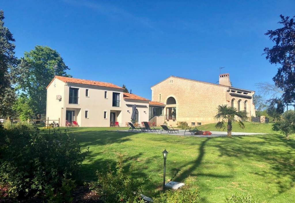 L Esprit Du Clain Chambres D Hotes Bandb De Standing Proches Du Futuroscope Golf Et Lac De St Cyr Naintre Zewnętrze zdjęcie