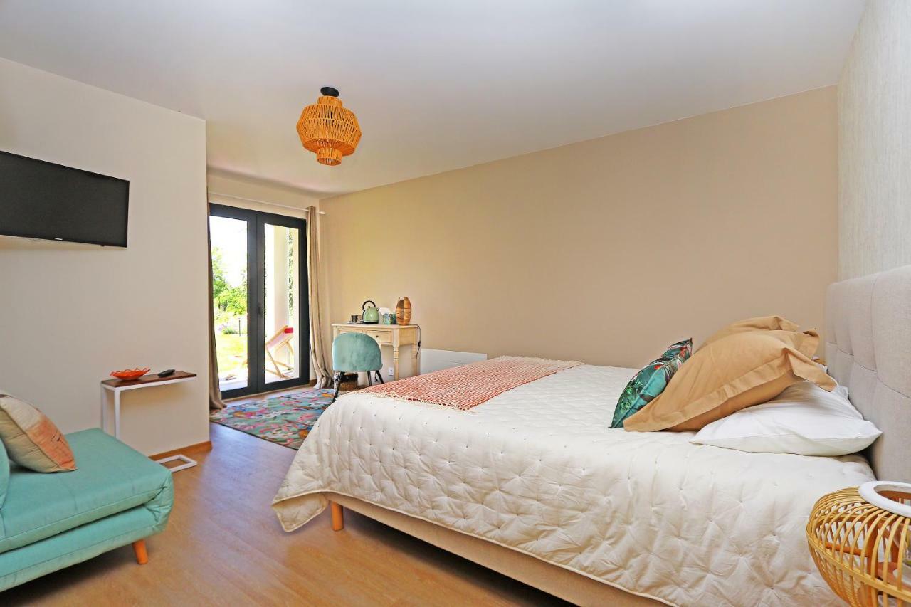L Esprit Du Clain Chambres D Hotes Bandb De Standing Proches Du Futuroscope Golf Et Lac De St Cyr Naintre Zewnętrze zdjęcie
