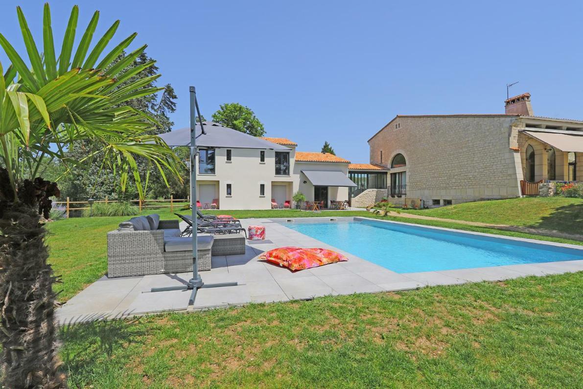 L Esprit Du Clain Chambres D Hotes Bandb De Standing Proches Du Futuroscope Golf Et Lac De St Cyr Naintre Zewnętrze zdjęcie