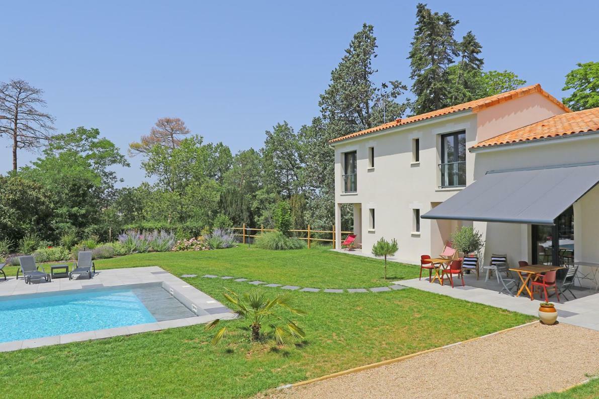 L Esprit Du Clain Chambres D Hotes Bandb De Standing Proches Du Futuroscope Golf Et Lac De St Cyr Naintre Zewnętrze zdjęcie